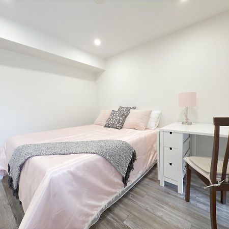 Cozy Room With Private Bath Near Don Mills Subway Toronto Luaran gambar
