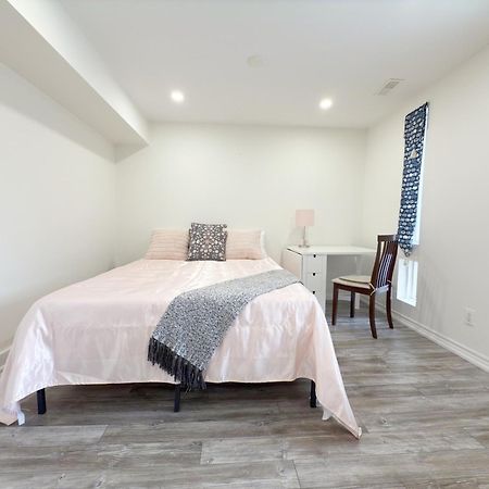 Cozy Room With Private Bath Near Don Mills Subway Toronto Luaran gambar
